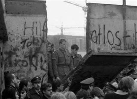 Veinte Años De La Caída Del Muro De Berlín