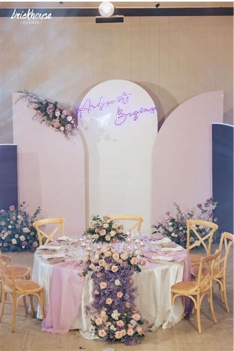 Gorgeous Lilac and Deep Purple Wedding Theme Ideas