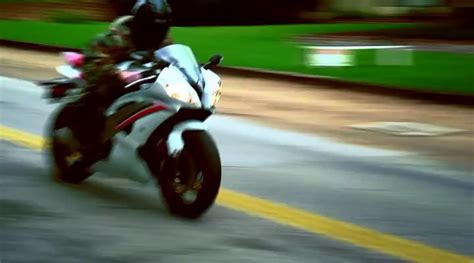 Imcdb Org Yamaha Yzf R In The Last Man S On Earth