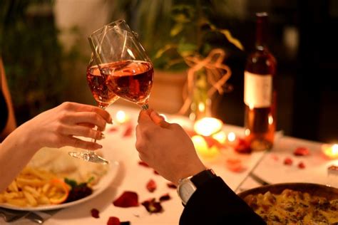 top tips  setting   romantic date night  home cottonable