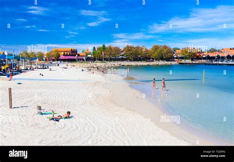 Sorrento Quay Hillarys Boat Harbour beach. Perth, Western Australia ...