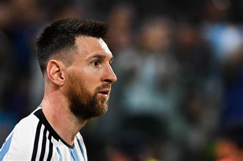 Mercato Le P Re De Messi Ouvre Clairement La Porte Au Fc Barcelone