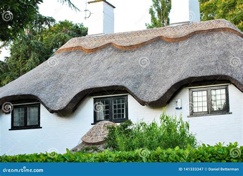 British Thatched Roof Cottage Stock Image - Image of craft, thatched