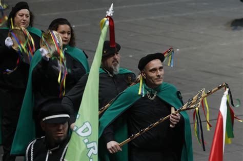 El Certamen de Rondallas regresa al pabellón de As Travesas Faro de Vigo