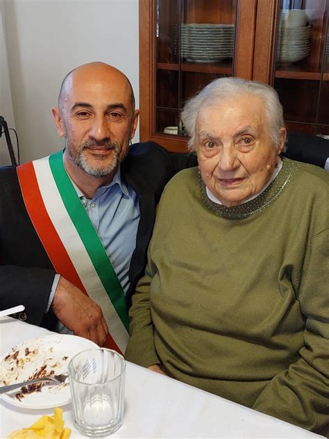 Nonna Elvira Ha Compiuto Anni Lattestato Di Auguri Del Sindaco Di