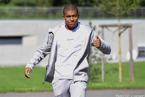 Récompense Kylian Mbappé élu Golden Boy 2017