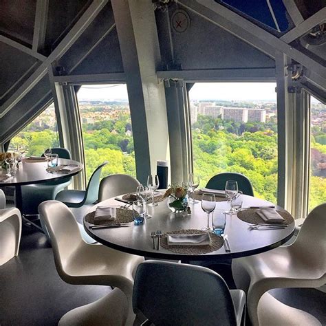 Restaurant De L’atomium Kult å Sitte I Den øverste Kuppelen 🌤 Atomium Brussels