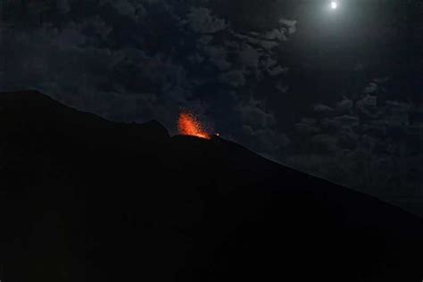 Stromboli Trekking Al Tramonto Alla Sciara Del Fuoco Getyourguide