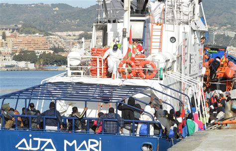 Migranti Morti Fermati 5 Scafisti Messina Oggi