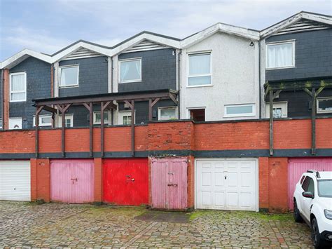 2 Bed Terraced House For Sale In Craigieburn Road Cumbernauld Glasgow