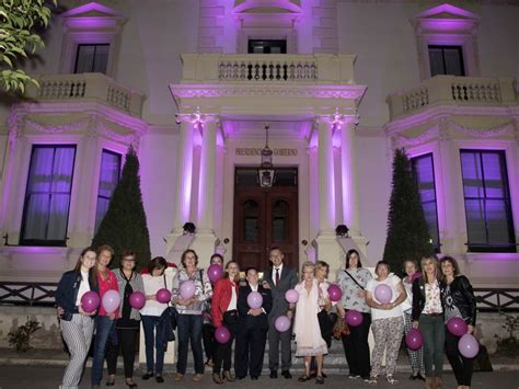 La Fachada Del Palacio De Gobierno Se Ilumina De Rosa Con Motivo Del