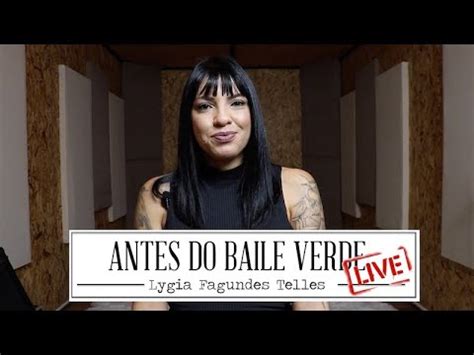 Didosseia lê contos Antes do baile verde de Lygia Fagundes Telles