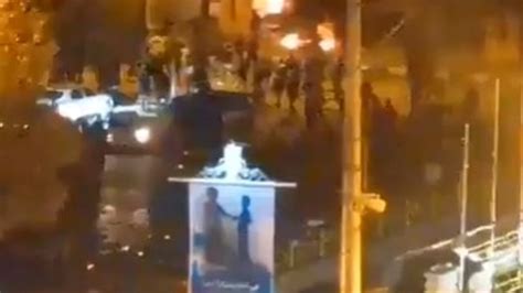 Divampano Le Proteste In Iran Bruciata La Casa Dell Ayatollah Khomeini