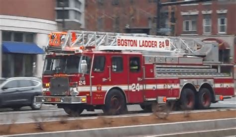 Boston Fire Department Ladder 24 And Engine 4 Responding Boston Fire Wire