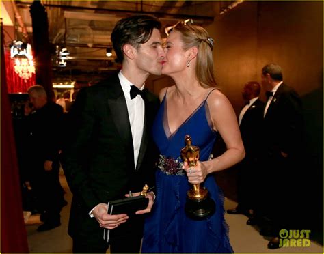 Brie Larson Kisses Boyfriend Alex Greenwald Backstage at Oscars 2016: Photo 3594224 | Brie ...