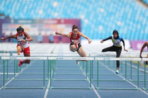 Hot girl 6 múi bật khóc nức nở khi giành HCV đầu tiên tại SEA Games 32