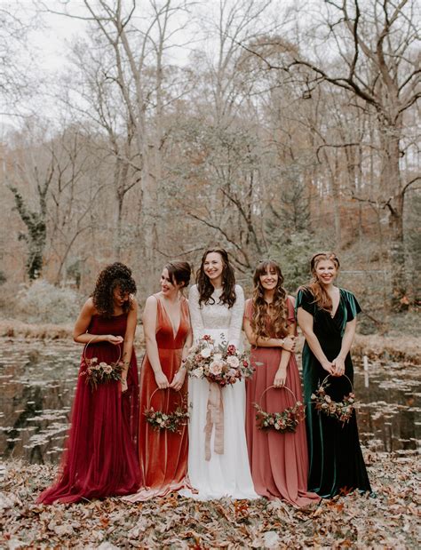 29 Alternative Bridesmaid Bouquet Ideas To Spark Your Creativity