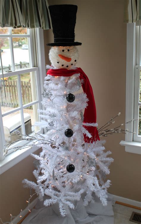 20 White Christmas Tree Decorated As A Snowman The Urban Decor