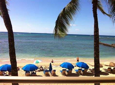 Outrigger Reef on the Beach in Honolulu - View from ocean front room ...