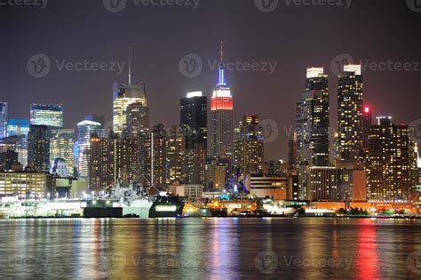 New York City Manhattan midtown skyline at night 8333694 Stock Photo at ...