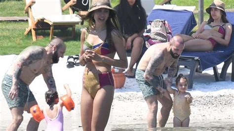 Hot Sexy Ozlem Ada Sahin Bikini Pics