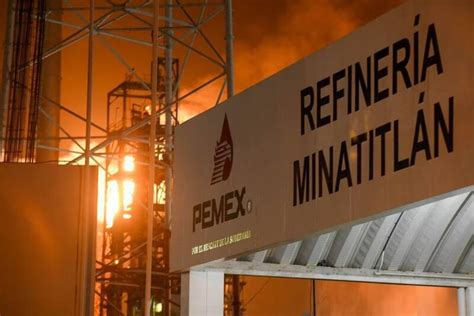 Incendio en refinería de Minatitlán Veracruz deja 4 trabajadores heridos