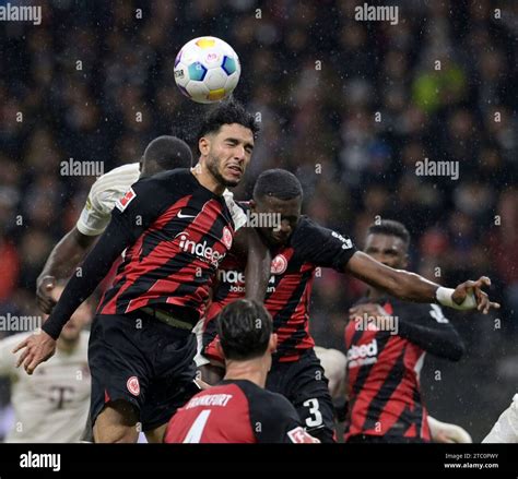 Eintracht Frankfurts Omar Marmoush Vo Gegen Dayot Upamecano