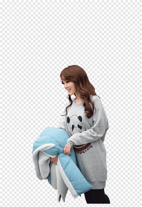 KIM SHIN YEONG Muñeca vestida de blanco y negro gratis png PNGEgg