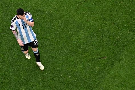 Las Imágenes Del Fastidio De Messi En La Derrota De La Selección Argentina Que Dieron La Vuelta