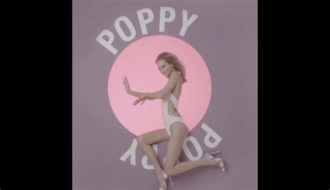 Poppy Delevingne Desnuda En Love Advent