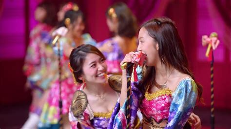 Itano Tomomi And Oshima Yuko Kimi Wa Melody Akb Photo