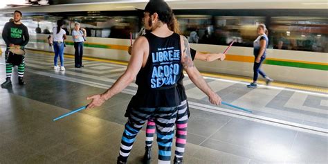 Graban En Video Acoso Sexual En El Metro De Medellín