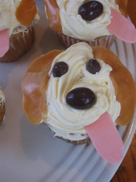 Puppy Dog Cupcakes (My 7th Blogiversary) ~ Edesia's Notebook