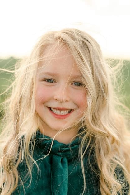 premium photo portrait  happy  girl