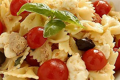 Insalata Di Pasta Mediterranea Primo Piatto Estivo E Semplice Da Preparare