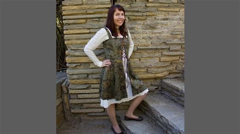 Simplicity Pattern 1773 - Medieval Dress - Overdress - YouTube