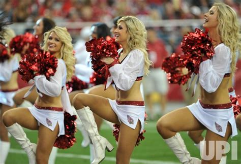 Photo Cardinals Cheerleaders Perform In Arizona Pxp2012010122