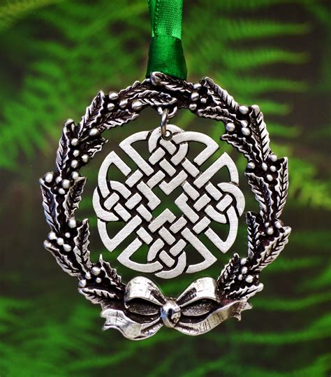 Christmas Wreath With Celtic Knot Pewter Ornament Treasure Cast