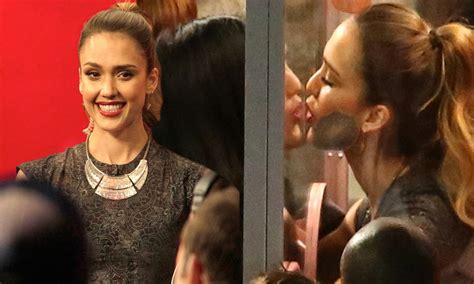 Fans Line Up To Kiss Jessica Alba On Hollywood Boulevard Daily Mail