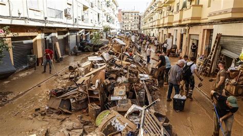 Dana A Val Ncia Alerten Del Risc Dinsalubritat A Les Zones Devastades