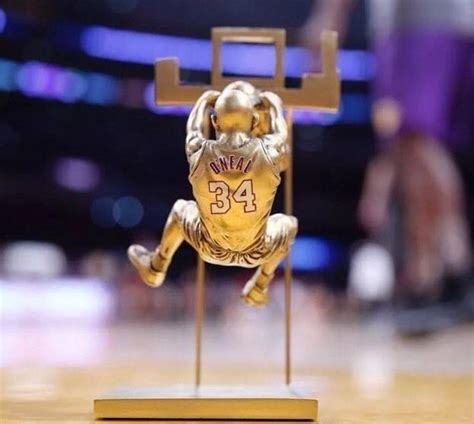 Shaquille Shaq O'Neal Statue Lakers : Limited Edition SGA 3/24/17 ...