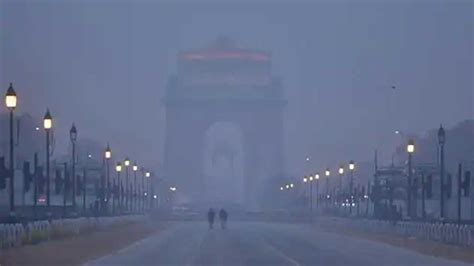 Delhi 4 Degree Celsius Fall In Temperature From Jan 26 Cold Wave