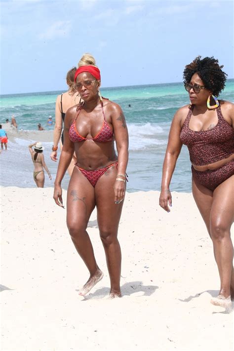 Mary J Blige In A Bikini Miami Beach 03 12 2022 CelebMafia