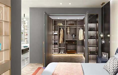 Desain Ruang Ganti Pakaian Walk In Closet BikinRAPI