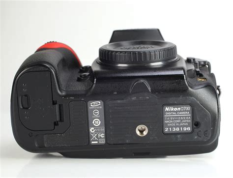 Nikon D700 FX DSLR Camera Body Only With Nikon EN EL3e Battery MH 18a