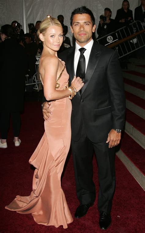 Kelly Ripa And Mark Consuelos Celebrity Couples At The 2007 Met Gala