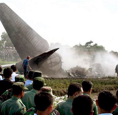 Flugzeugabstürze in Indonesien Aktuelle News Nachrichten WELT