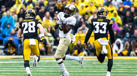 College Football Betting 2021 Best Late Week 8 Bets — Spread Total