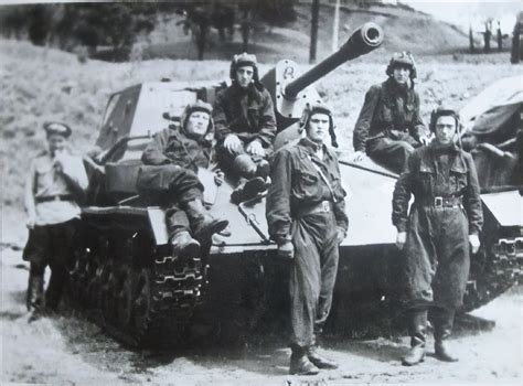 Tank Archives On Twitter SU 76M Crew Posing On Their Vehicle An