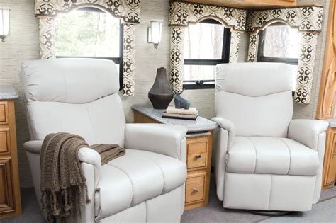 Lambright Luxe Wall Hugger Rv Recliners Shown In A 2017 Newmar Ventana